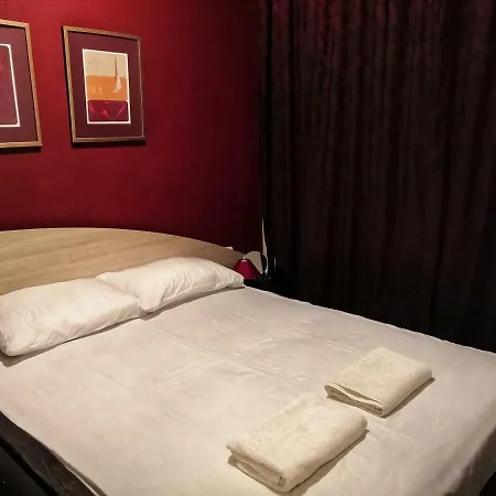 Deluxe Apartment *