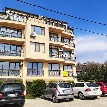 Deluxe Apartment Warna